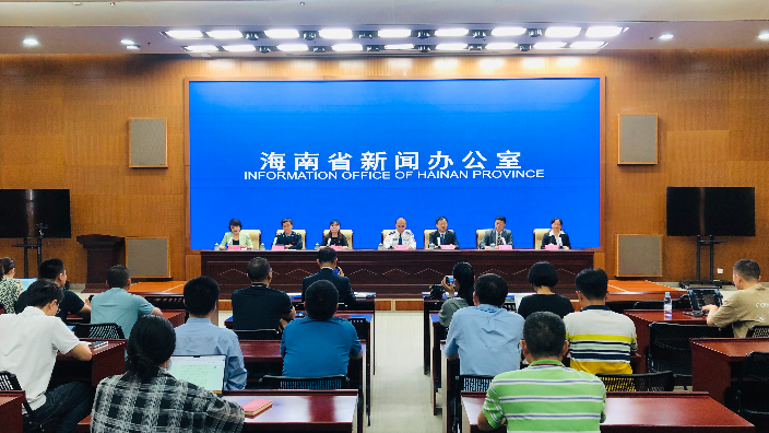 16 New Measures Set to Make Life in Hainan for Foreigners Easier